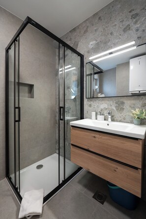 Deluxe Apartment, 2 Bedrooms, Private Pool | Bathroom | Shower, hair dryer, towels, toilet paper - Salt & Stone-apartment with private pool (Novalja)