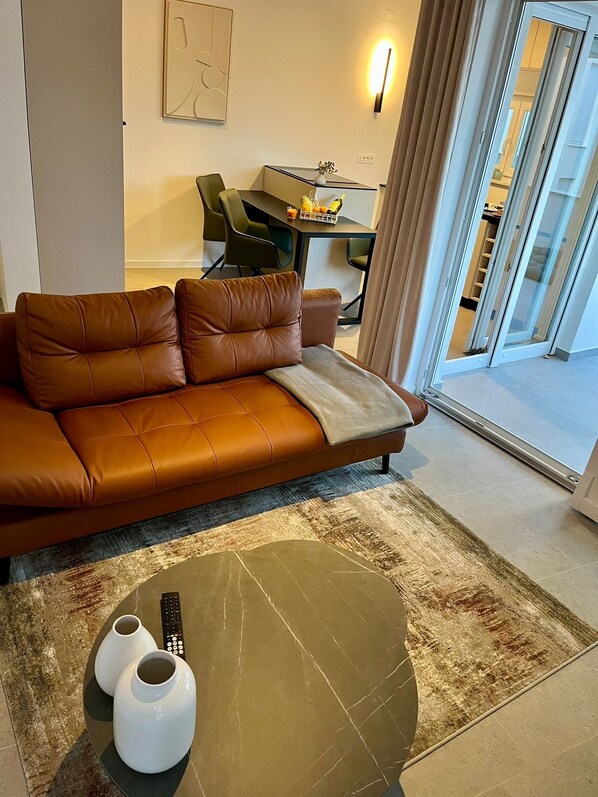 Deluxe Apartment, 2 Bedrooms, Private Pool | Living area