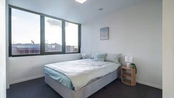 2 bedrooms, iron/ironing board, Internet, bed sheets