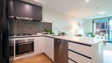 Fridge, microwave, oven, stovetop