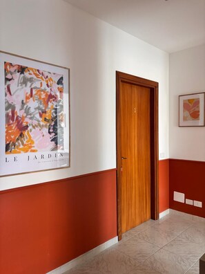 Habitación doble (1 Bedroom) | 1 habitación, espacio para trabajar con laptop y ropa de cama