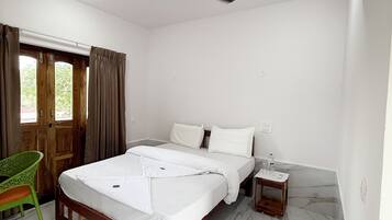 Deluxe Room, Beach View | Free WiFi