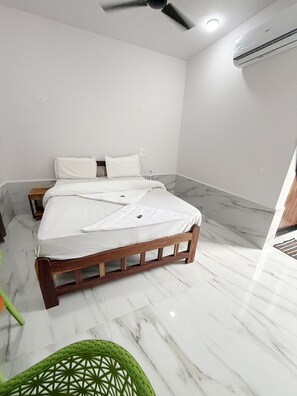 Deluxe Room, Beach View | Free WiFi - Hunter Beach Resort (Arambol)