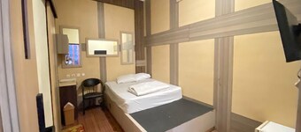 Hotel O near Maguwoharjo Stadium Graha