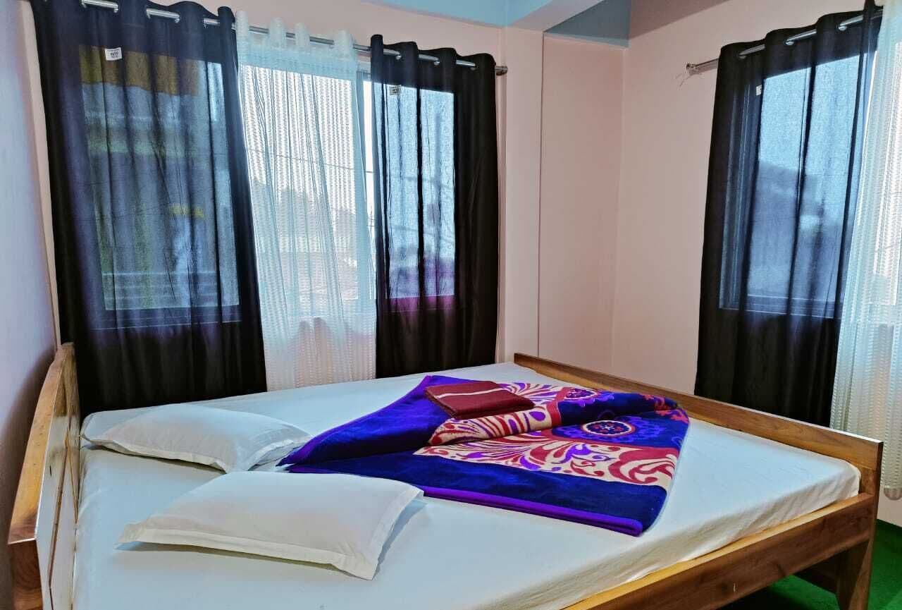 Deluxe tweepersoonskamer, balkon, uitzicht op heuvels | Luxe beddengoed, bedden met traagschuimmatrassen, een kluis op de kamer