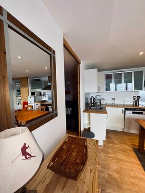 Unclassified image, 2 of 21, button - The Alpine Escape... (Huez)