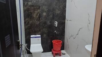 Dusche, Handtücher, Seife, Shampoo