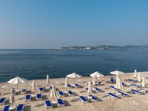 Outdoor banquet area - A two bedroom, sea view apartment in Skiper & Golf Resort Savudrija - Hortenzija (Crveni Vrh)