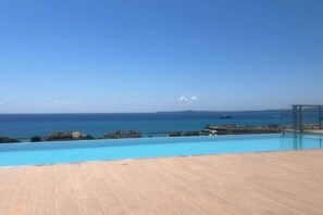 Pool - Ref 125 - Saint Laurent du Var (St-Laurent-du-Var)