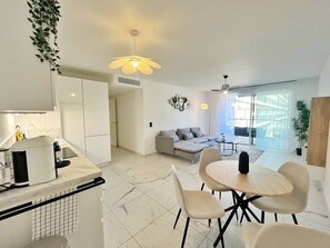 Interior - Ref 125 - Saint Laurent du Var (St-Laurent-du-Var)