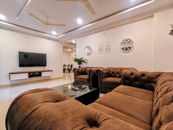 Deluxe Apartment | Living area