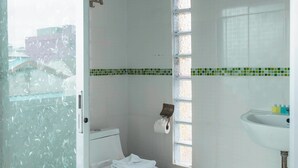 Deluxe Double Room | Bathroom | Shower, free toiletries, towels, soap - LimeTree Loft Guesthouse (Patong)