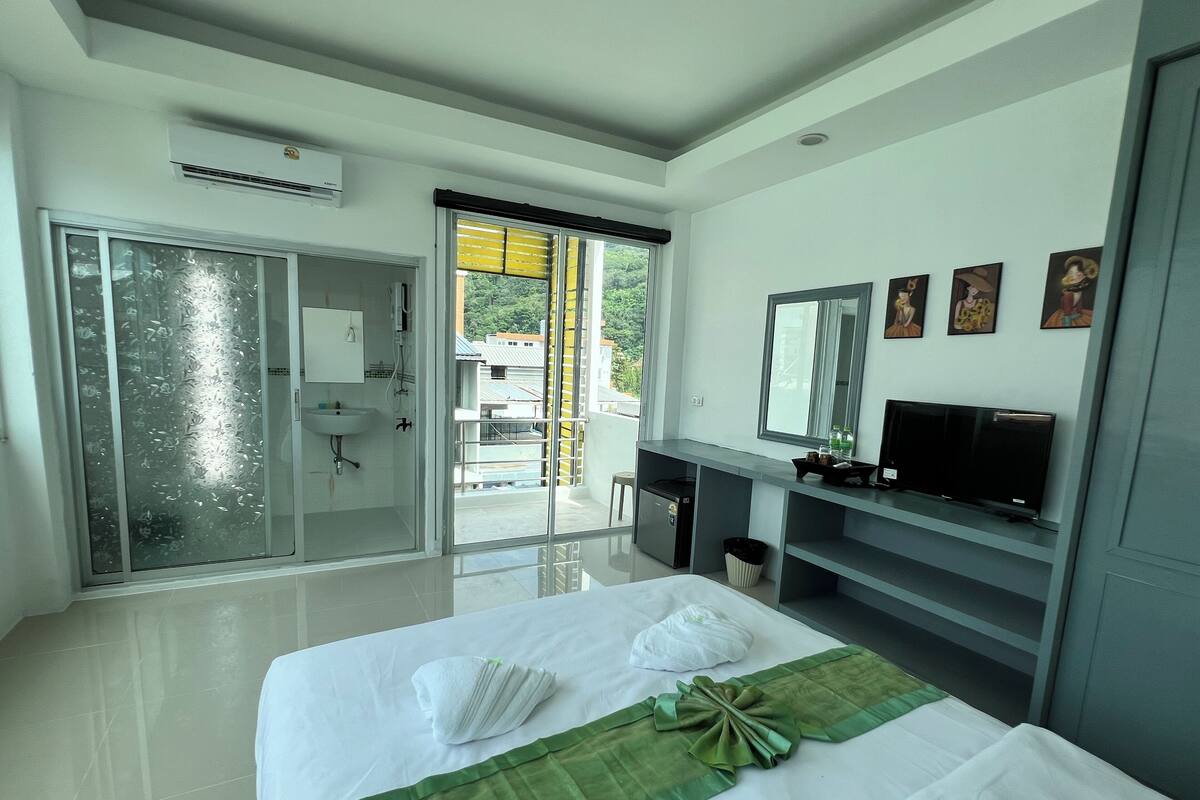 Habitación doble Deluxe | Escritorio, espacio para trabajar con laptop y wifi gratis