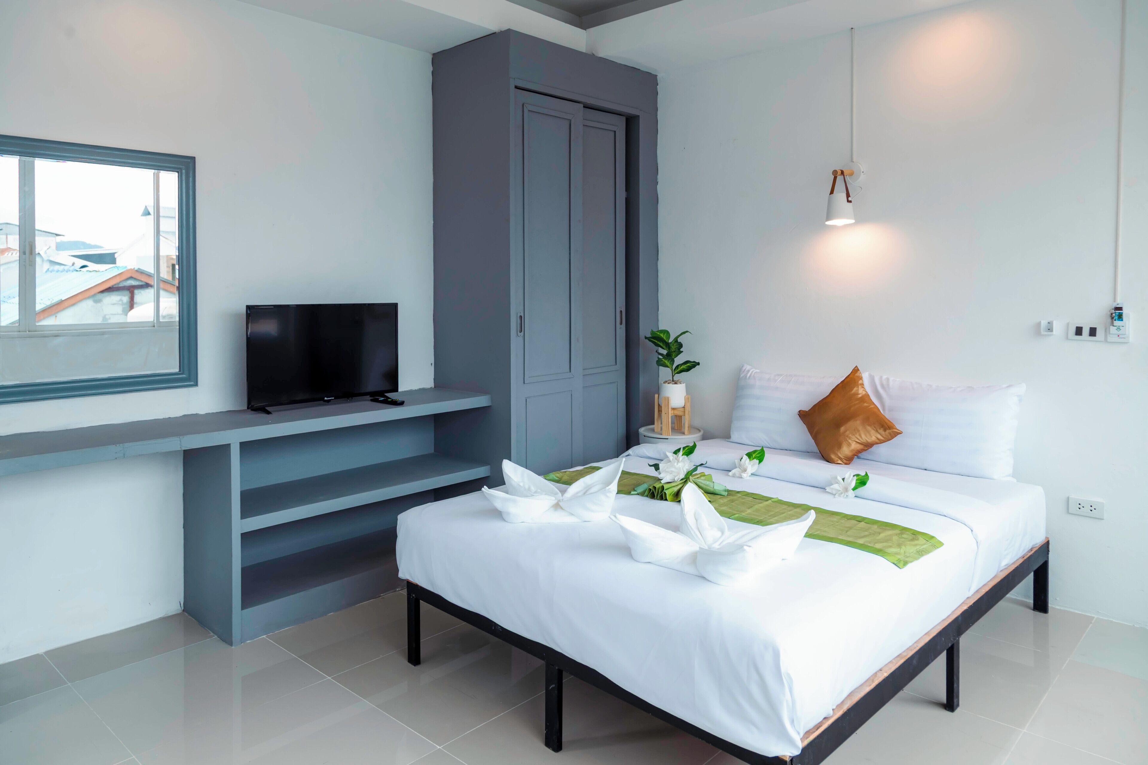 ห้องดีลักซ์ดับเบิล | โต๊ะทำงาน, พื้นที่ทำงานแบบใช้แล็ปท็อป, Wi-Fi ฟรี, ผ้าปูที่นอน