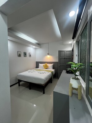 Standard Double Room - LimeTree Loft Guesthouse (Patong)