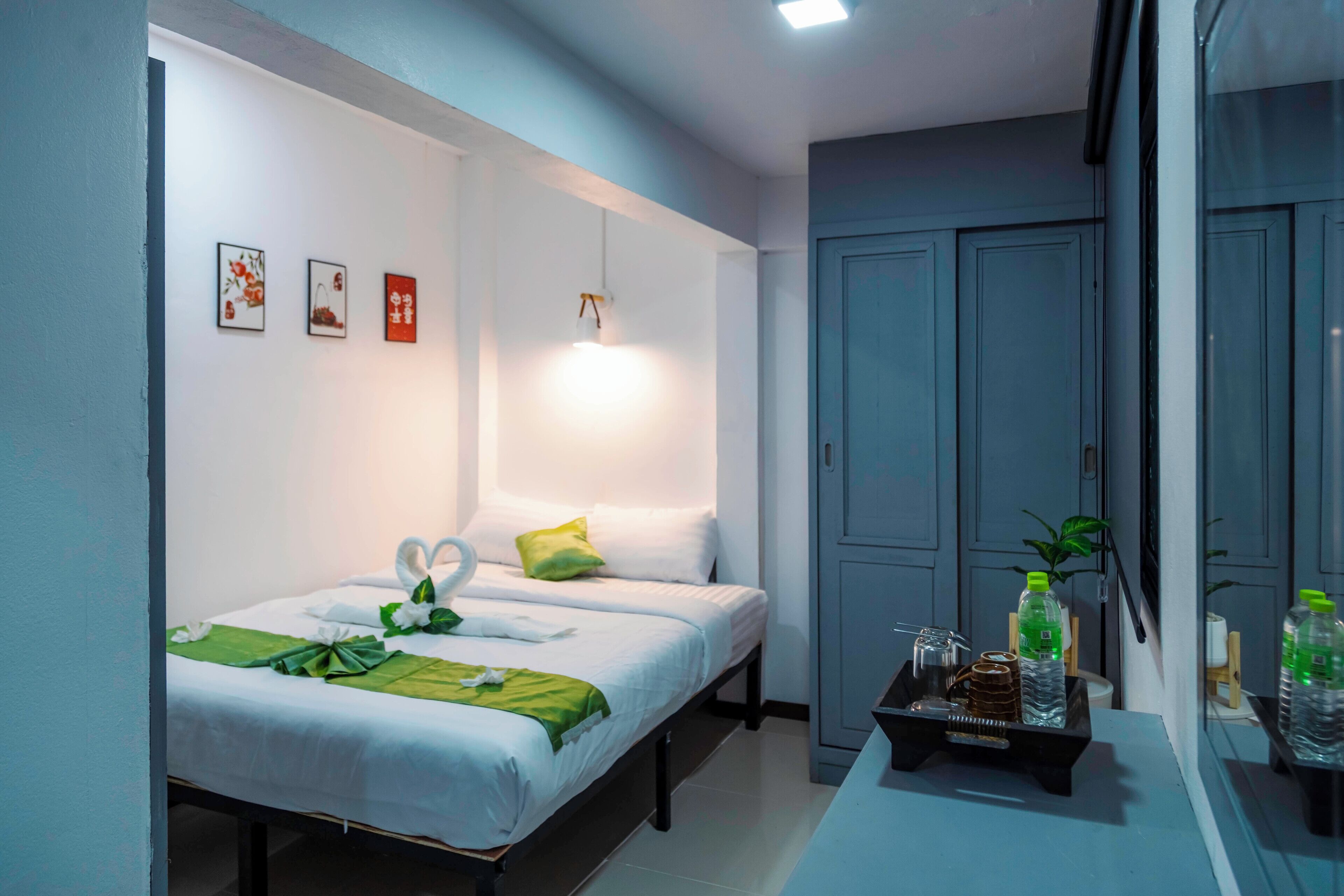 Standard Double Room | Desk, laptop workspace, WiFi (free), bed sheets