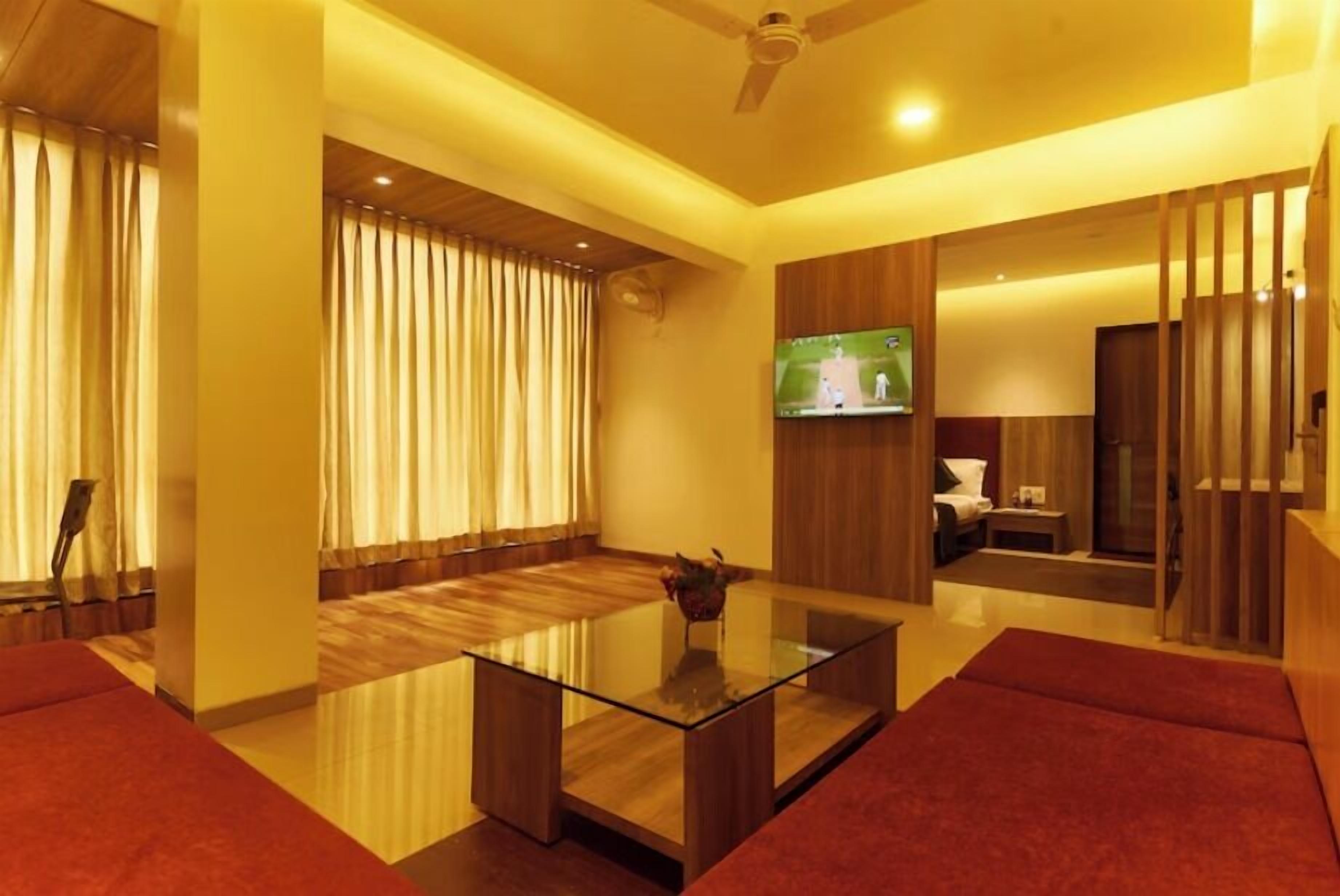 Studio Suite | Premium bedding, desk, blackout curtains, iron/ironing board