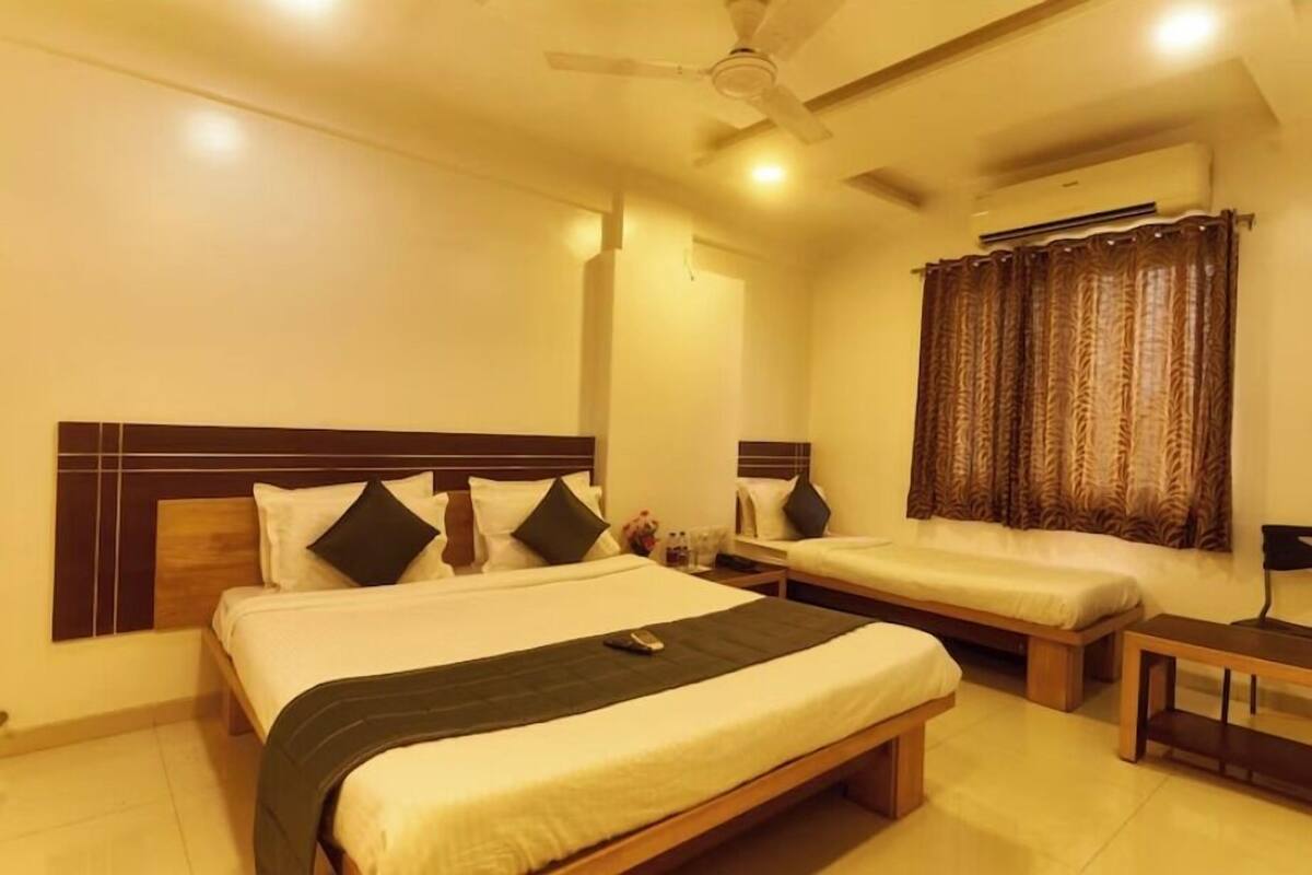 Premium bedding, desk, blackout curtains, iron/ironing board