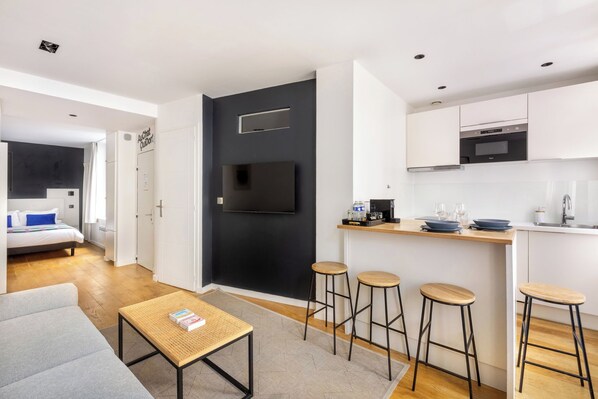 Studio Superior | Mörkläggningsgardiner, strykjärn/strykbräda och gratis wi-fi