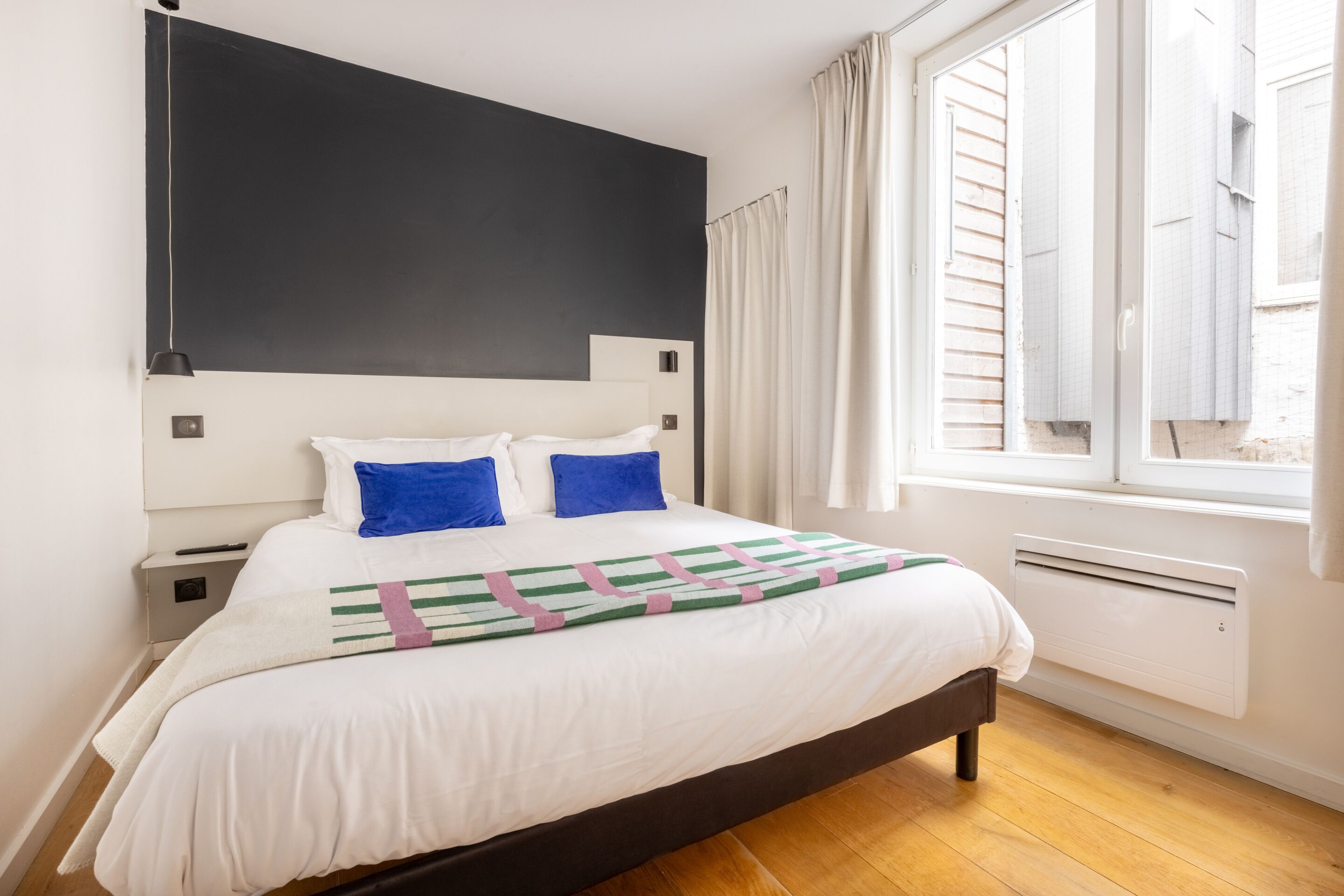 Appartement Supérieur, salle de bains attenante (La Vieille Bourse)