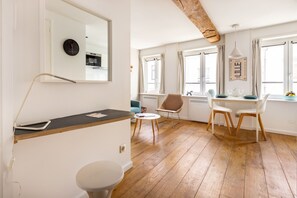 Deluxe Apartment, Ensuite (Le P'tit Quinquin) | Interior - Au Chat Qui Dort Lille - Archives 18 (Lille)