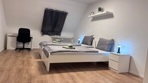 Bureau, Wi-Fi, draps fournis