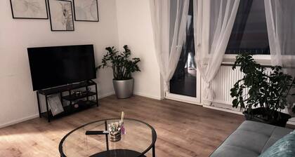 Apartment „Az-Living Edingen“ mit Balkon