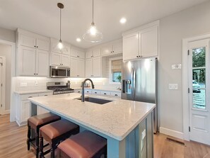 Refrigerador, microondas, horno, placa de cocina