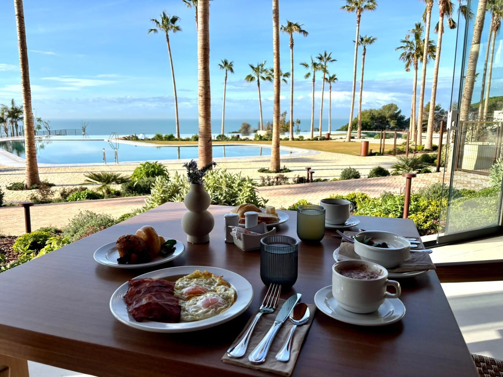 Desayuno bufé gratuito y diario