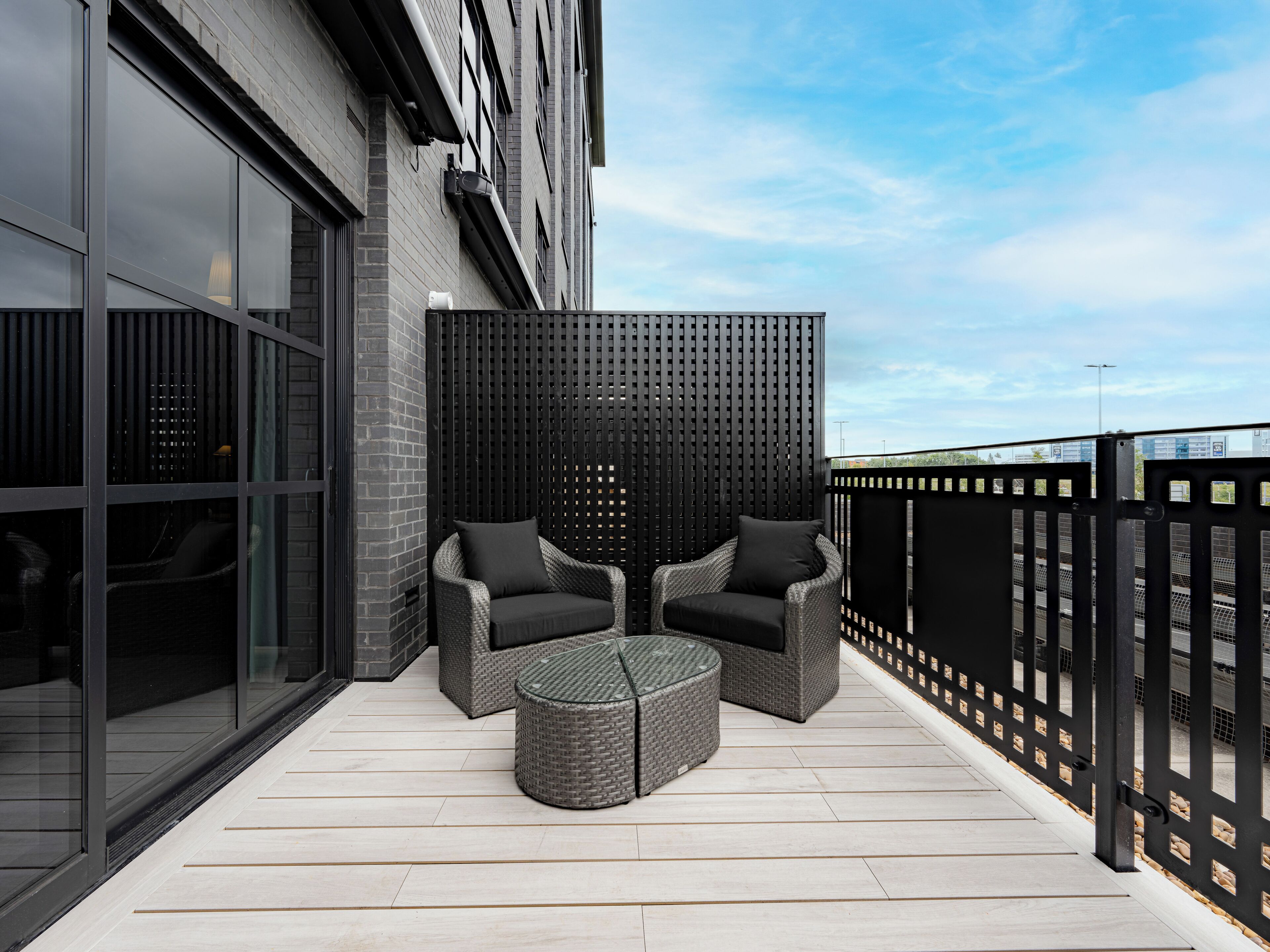 Classic King with Garden Area | Hiên