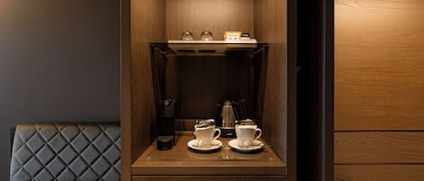 Classic King Room | セーフティボックス (室内)、デスク、ノートパソコン用作業スペース、アイロン / アイロン台