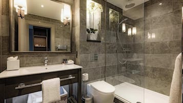 Classic King with Garden Area | Bathroom