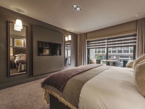 Classic Double Room, Garden Area | In-room safe, desk, laptop workspace, iron/ironing board - Dakota Manchester Airport (Manchester)