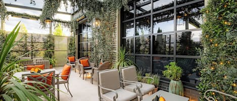 ลานระเบียง/นอกชาน
