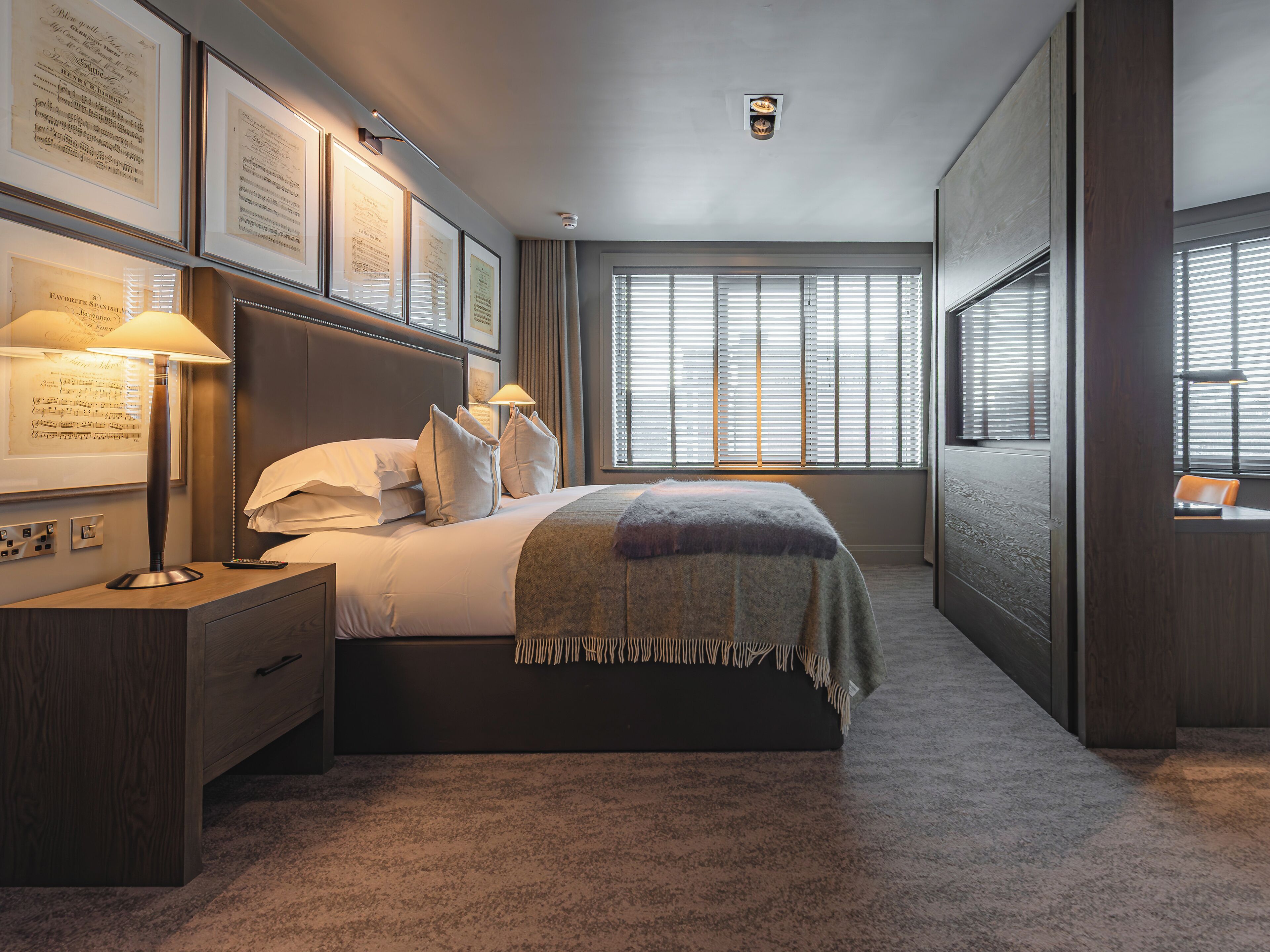 Junior Suite | In-room safe, desk, laptop workspace, iron/ironing board