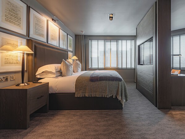 Junior Suite | In-room safe, desk, laptop workspace, iron/ironing board - Dakota Manchester Airport (Manchester)