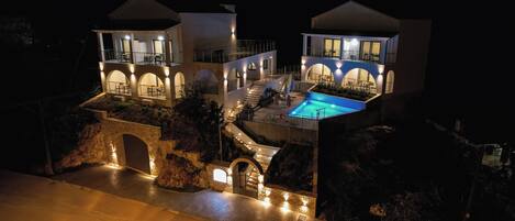 Fachada de la propiedad