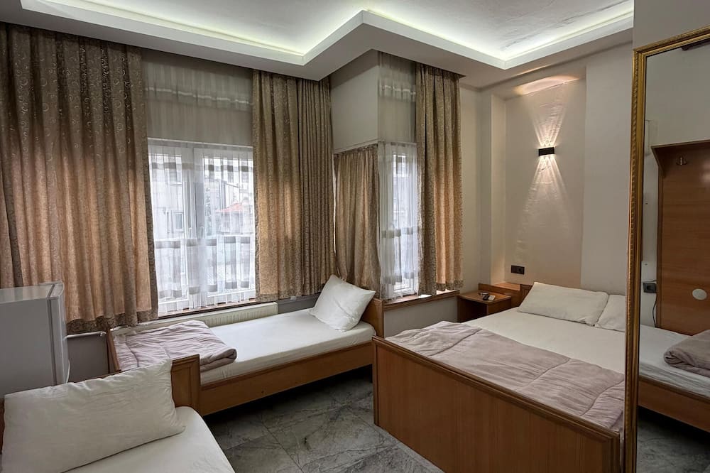 Hotel KONAK