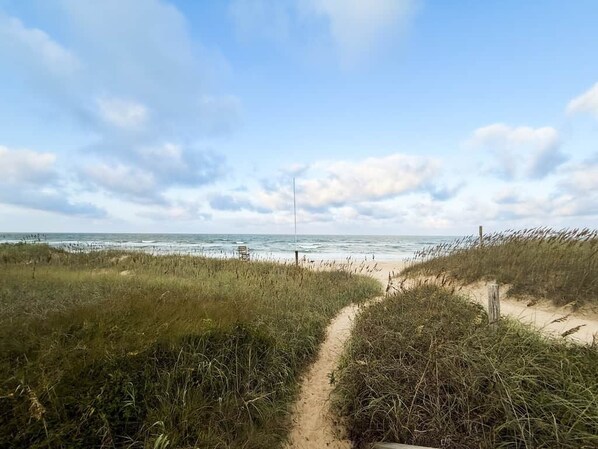 Solstolar och strandhanddukar