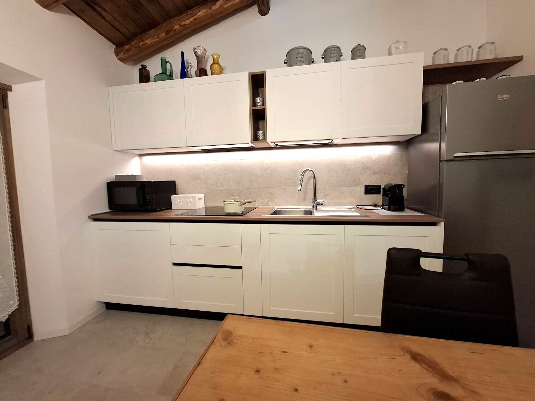 Micro-ondas, cooktop, lava-louças