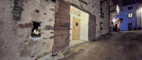 تفاصيل الفندق من الخارج