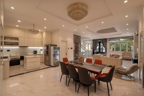 Grand-Villa, 5 Schlafzimmer, Zutritt zur Club Lounge, Gartenblick