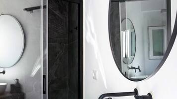 Appartement (1 Bedroom) | Badkamer | Een douche