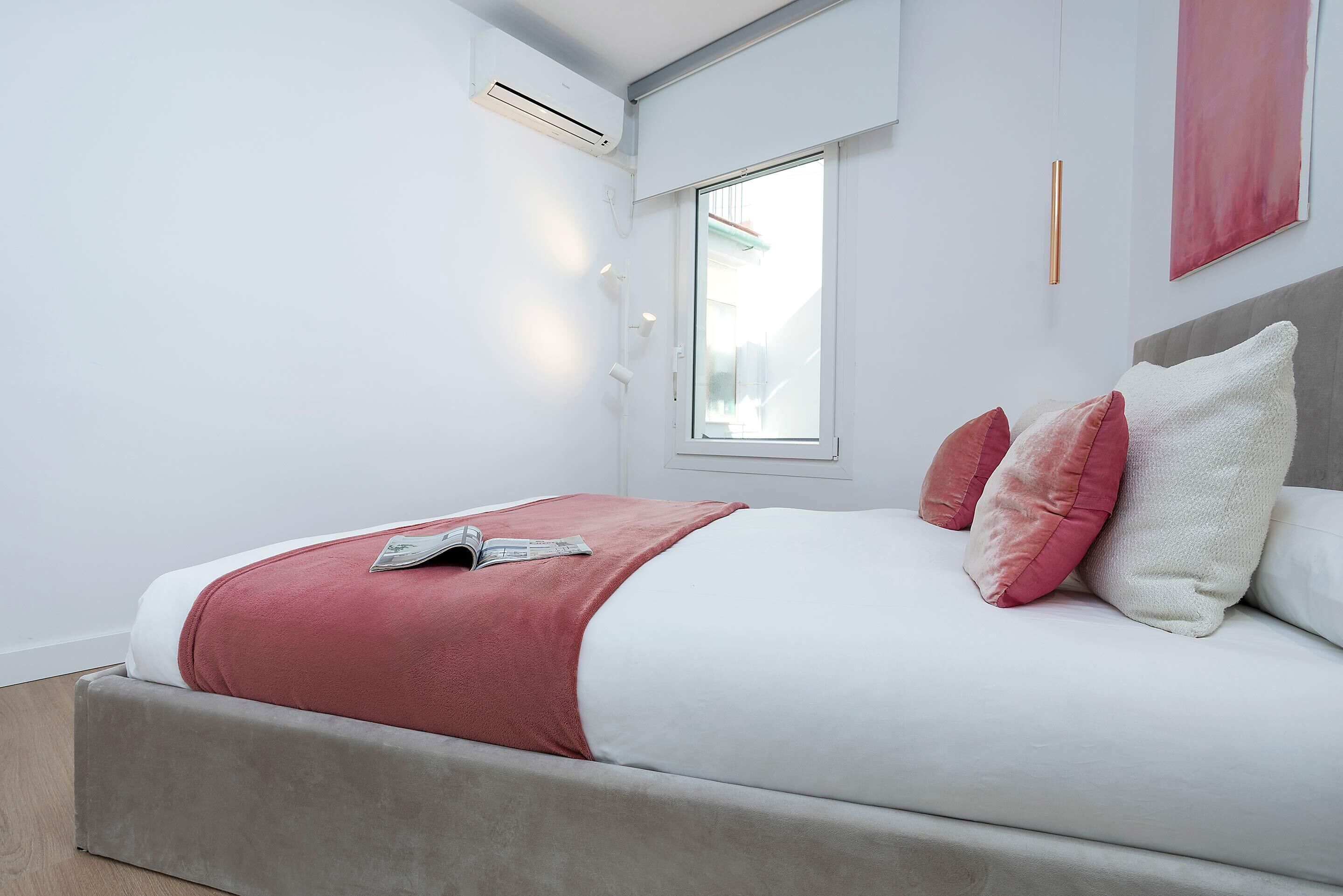 Appartement (1 Bedroom) | 1 slaapkamer, een strijkplank/strijkijzer, beddengoed