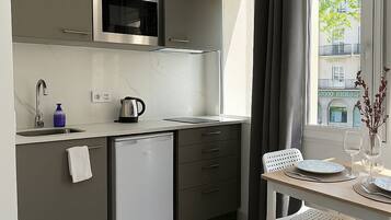 Réfrigérateur, plaque de cuisson