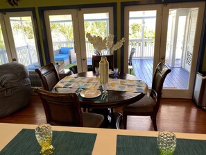 Villa, 4 Bedrooms, Private Pool, Pool View | Dining room