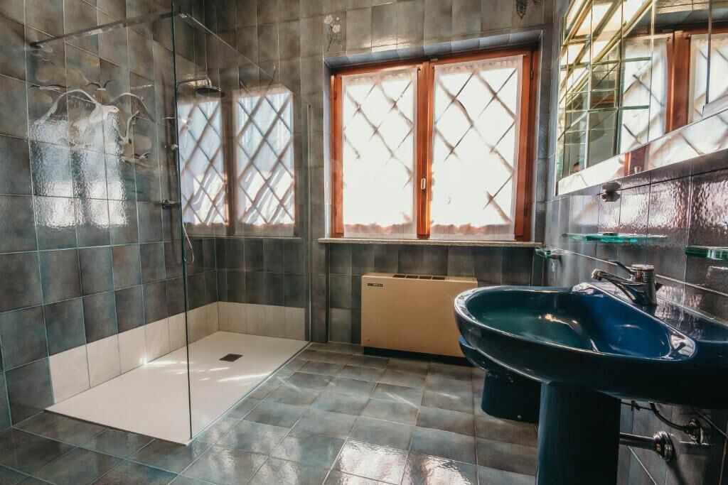 Dusche, Haartrockner, Bidet, Handtücher