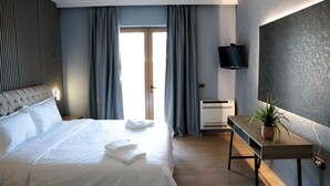 Chambre Confort double, balcon, vue sur la montagne