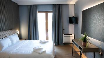 Comfort Double Room, Balcony, Mountain View