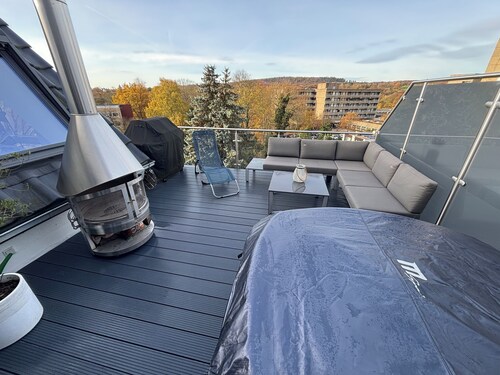 Luxuriöse 2Zi-Wohnung im Kurviertel - Dachterrasse, Whirlpool, Weitblick